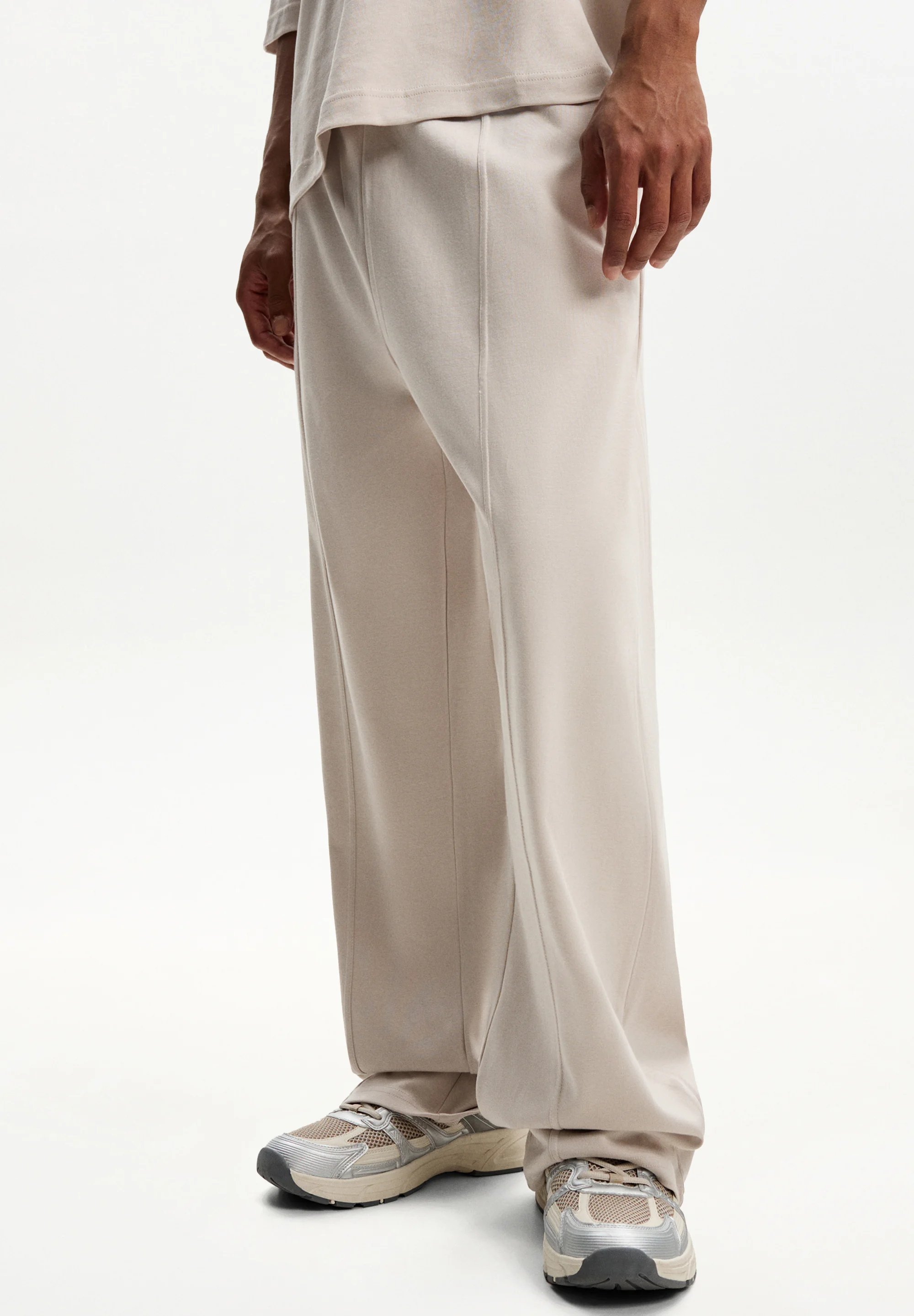 Wide-leg Trouser
